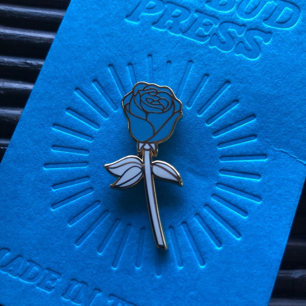 NWT BIG BUD PRESS blue rose pin